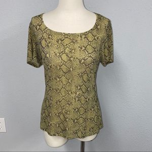 Women’s snakeskin print top sz M
